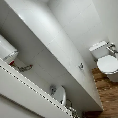 Apartment R64 - Cosy House In The Heart Of