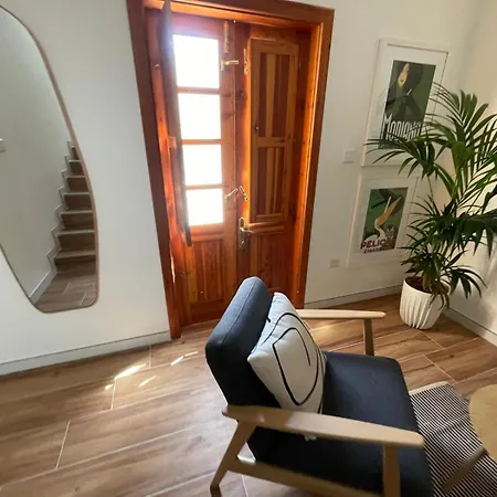 R64 - Cosy House In The Heart Of Apartment