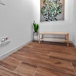 R64 - Cosy House In The Heart Of *