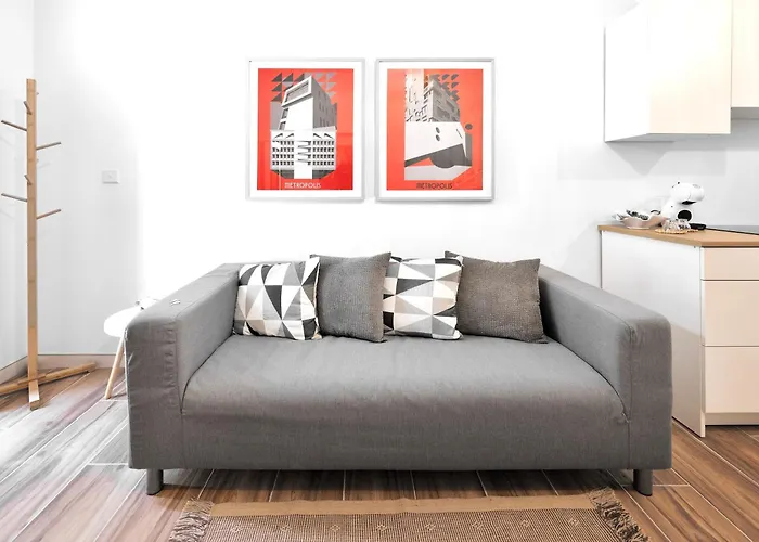 R64 - Cosy House In The Heart Of